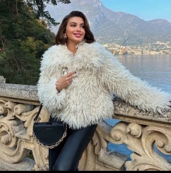 Zara Jackets & Blazers - Zara Faux Fur Jacket